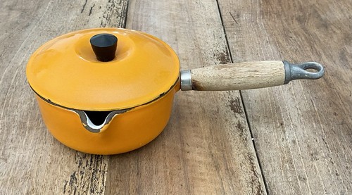 Petite casserole orange fonte - petite,