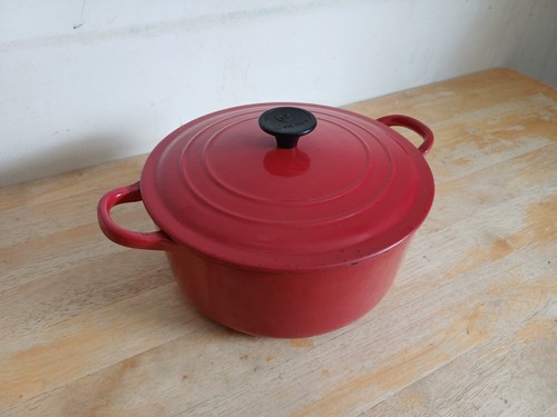 Creuset red cast - cast, iron