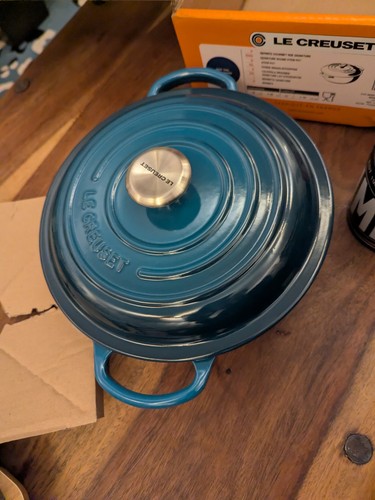 Stufato rotondo firmato - , le